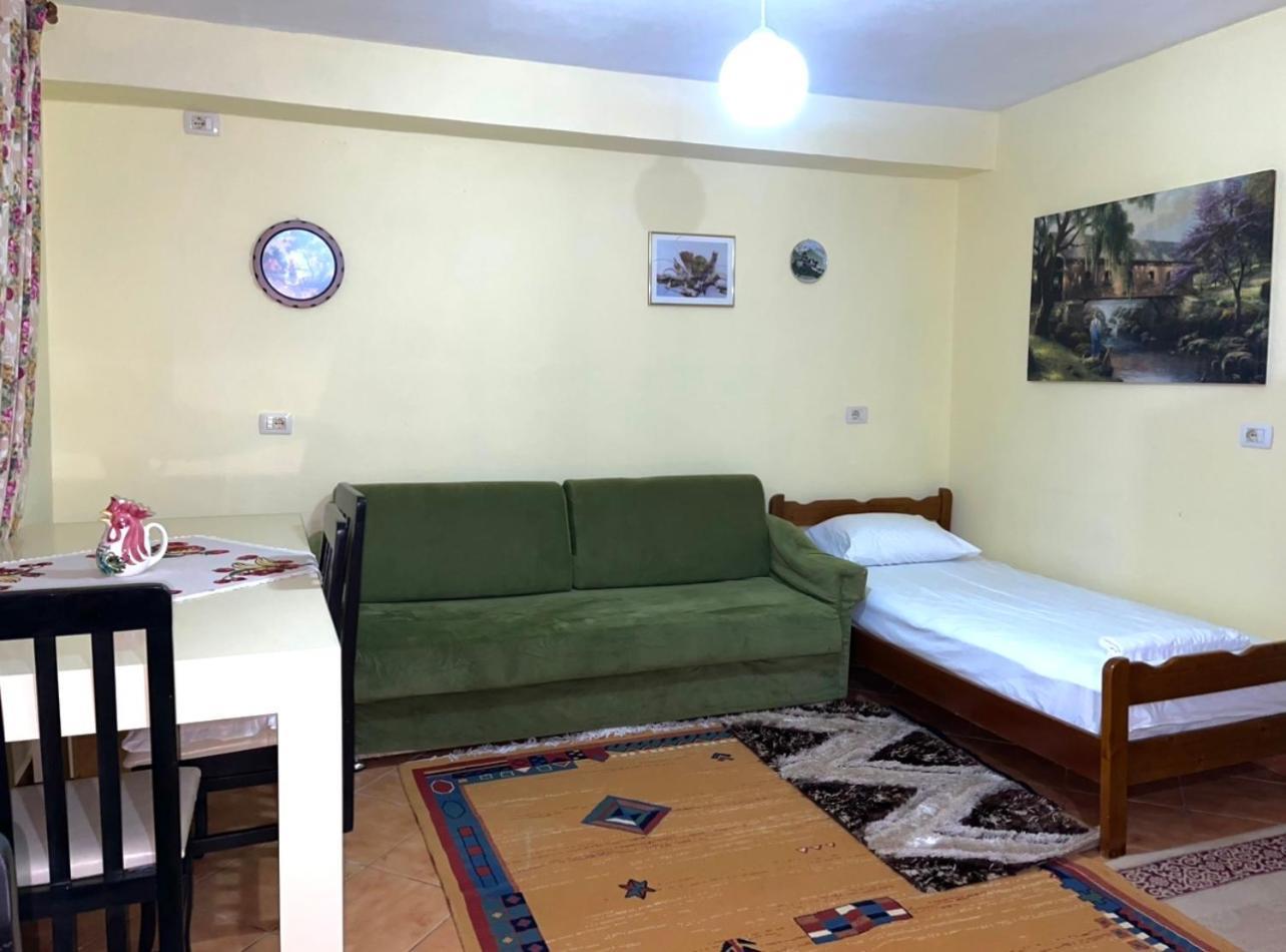 Blue Guesthouse Gjirokastër Exterior foto